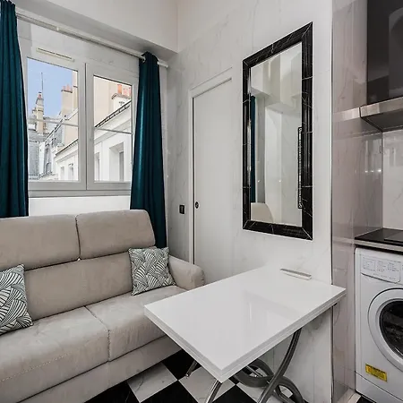Pres Des Champs-elysees Apartment Paris