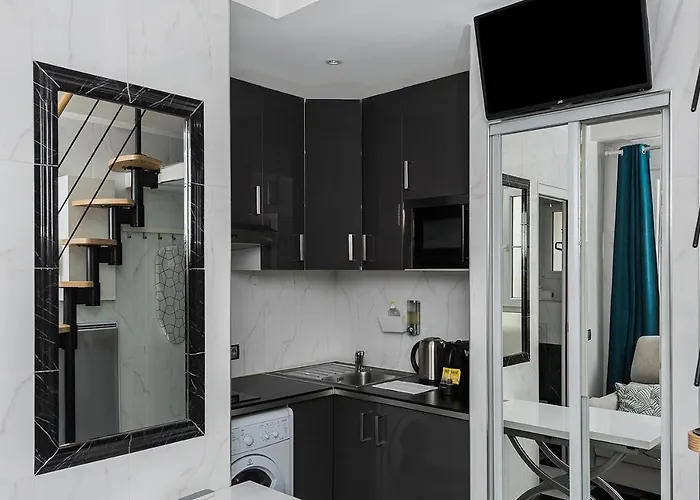 Près Des Champs-élysées Appartamento