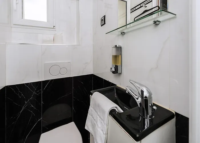 Près Des Champs-élysées Appartamento Parigi